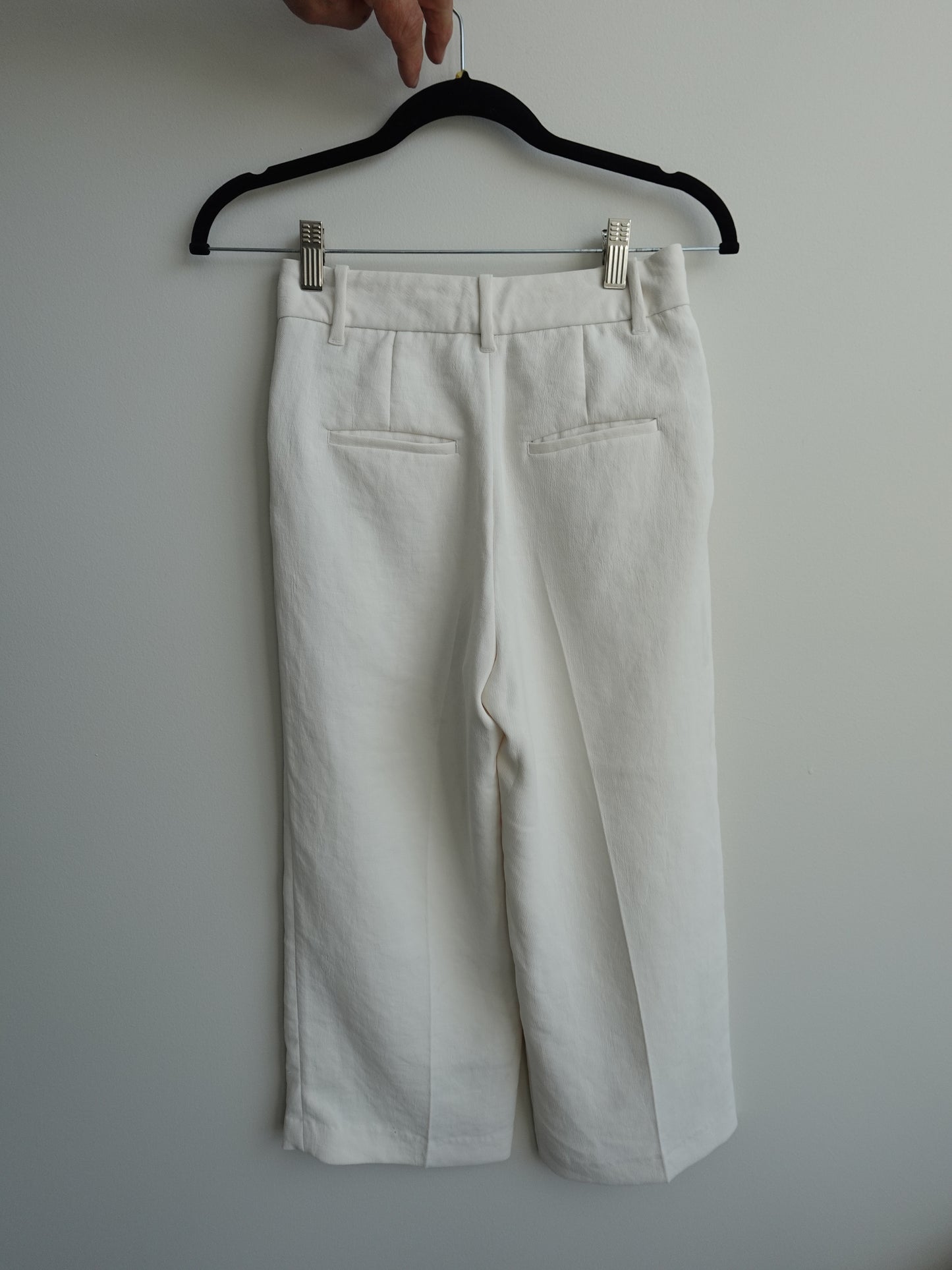 Aritzia The Effortless Pant Cropped - White 0
