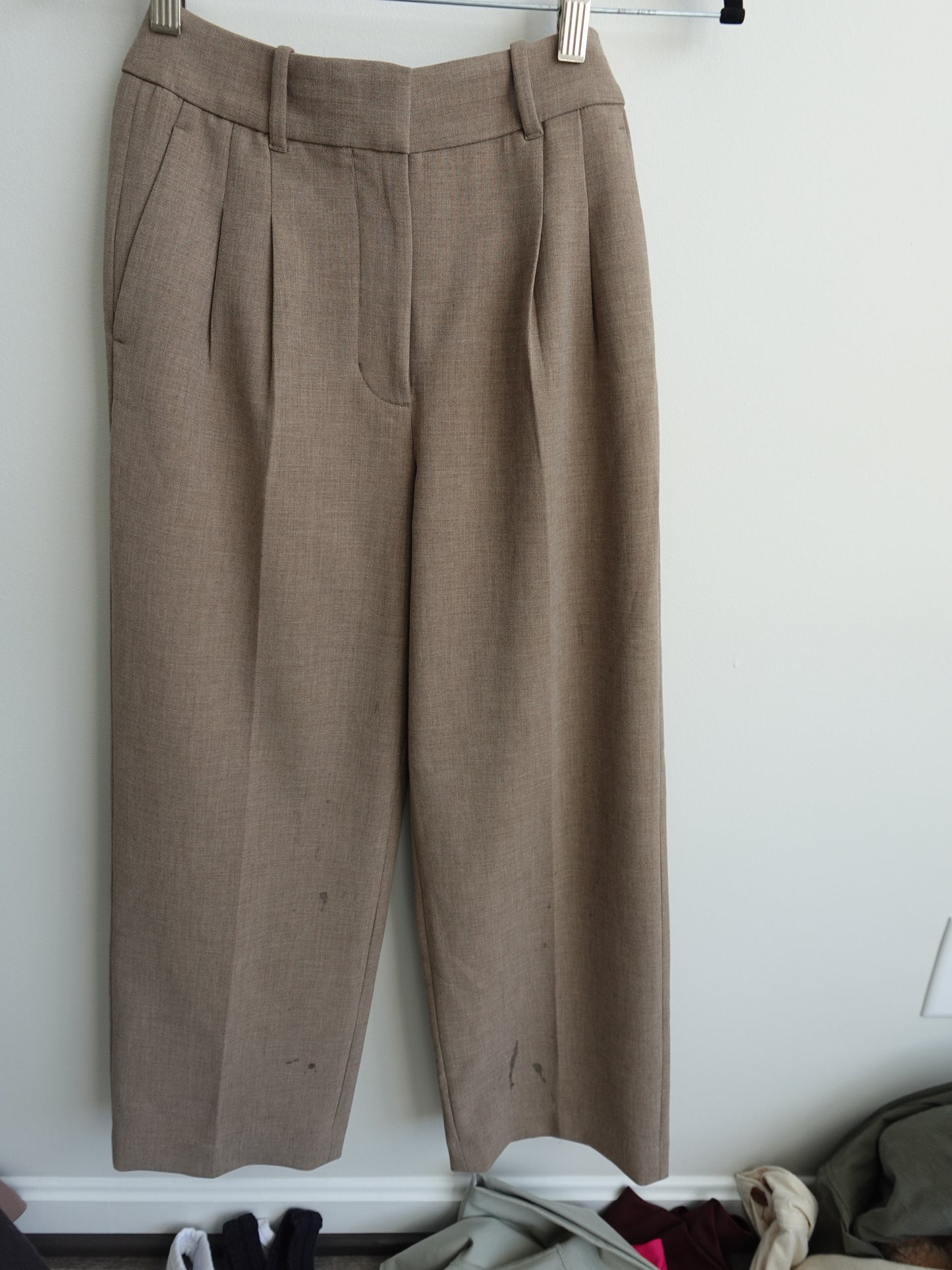 Aritzia The Effortless Pant - Taupe, 0