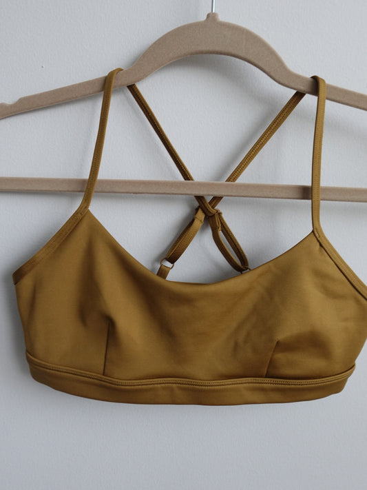 Alo Airlift Intrigue Bra - Gold