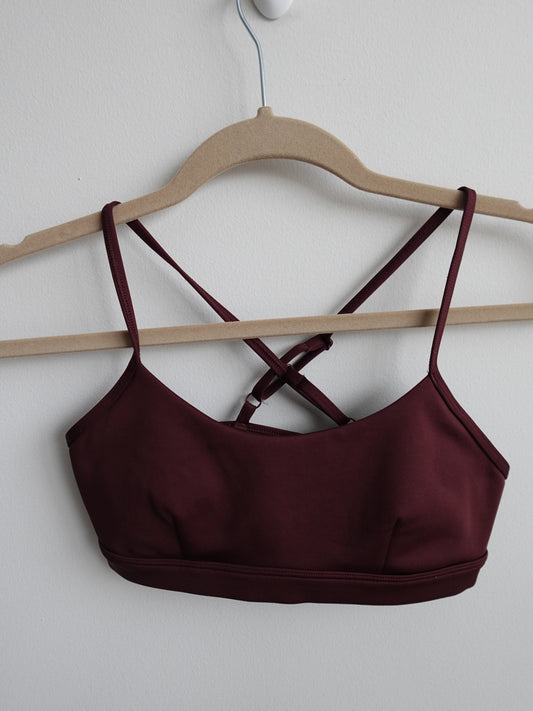 Alo Airlift Intrigue Bra - Cherry