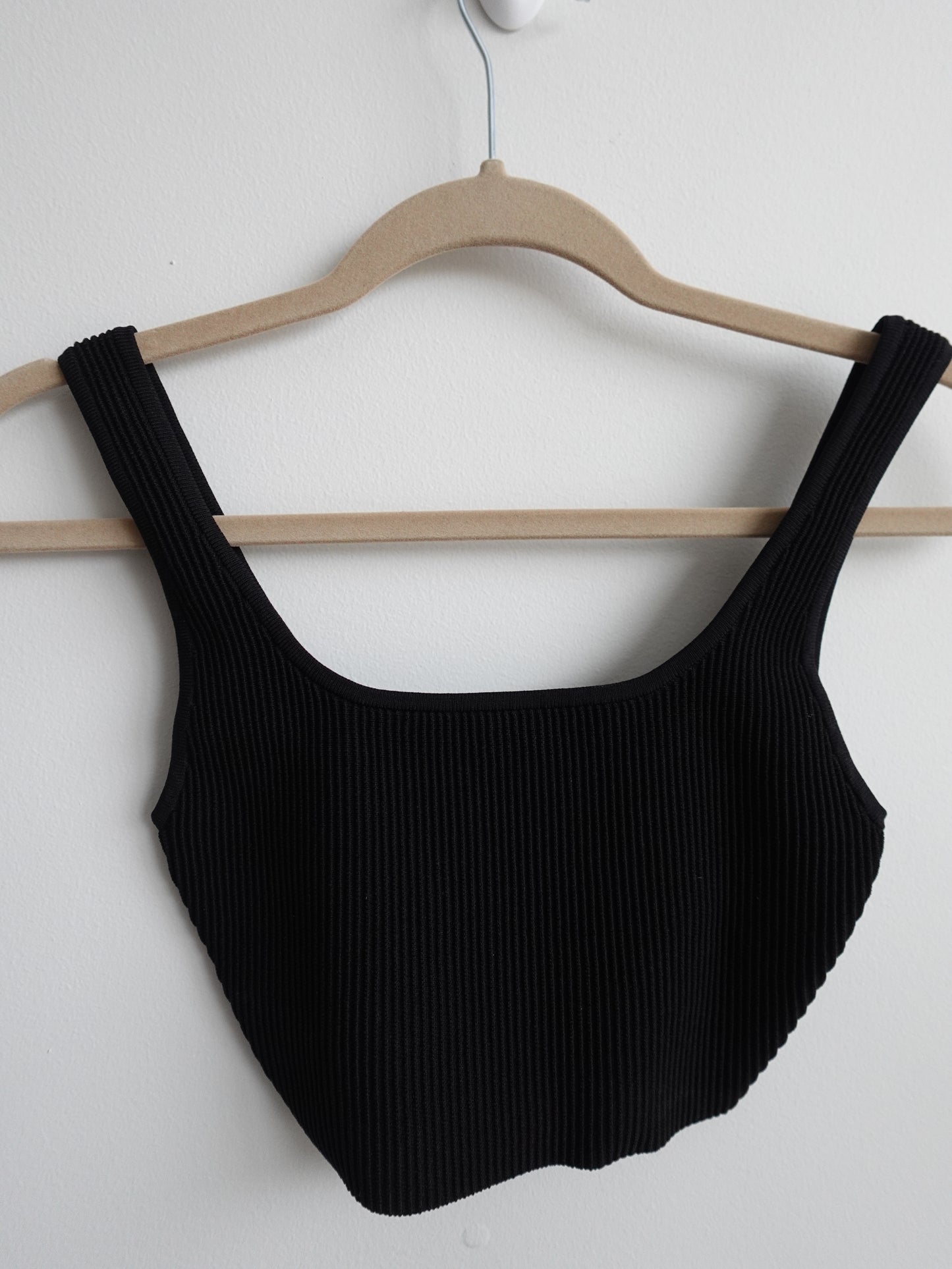 Aritzia Babton Sculpt Knit Squareneck Cropped Tank (Black)