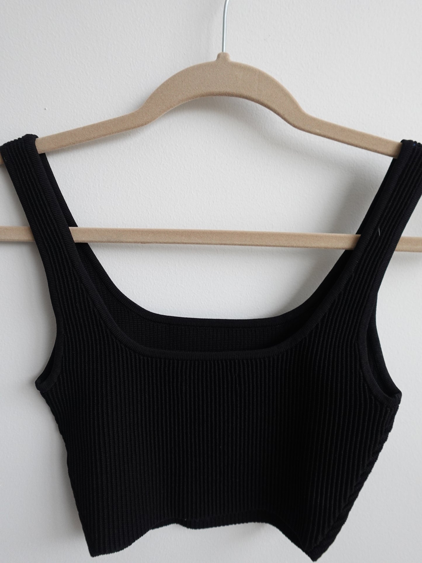 Aritzia Babton Sculpt Knit Squareneck Cropped Tank (Black)