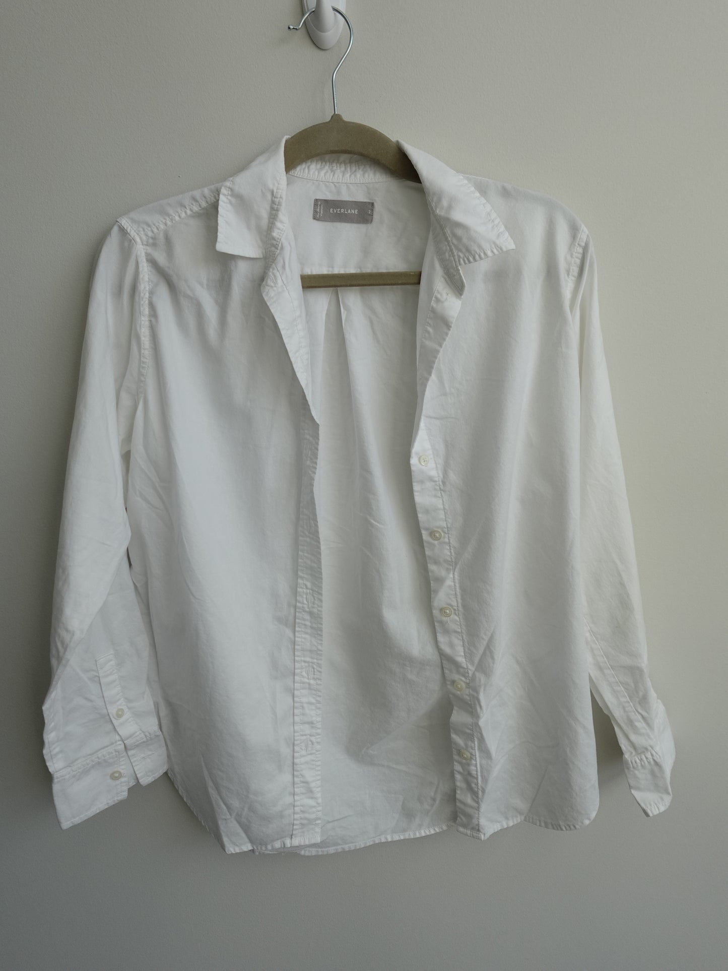 Everlane The Must-Have Shirt in Silky Cotton, White