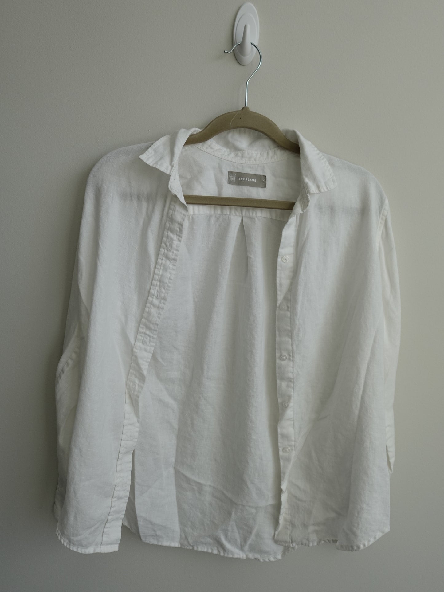 Everlane Button-Up Shirt in Essential Cotton, White