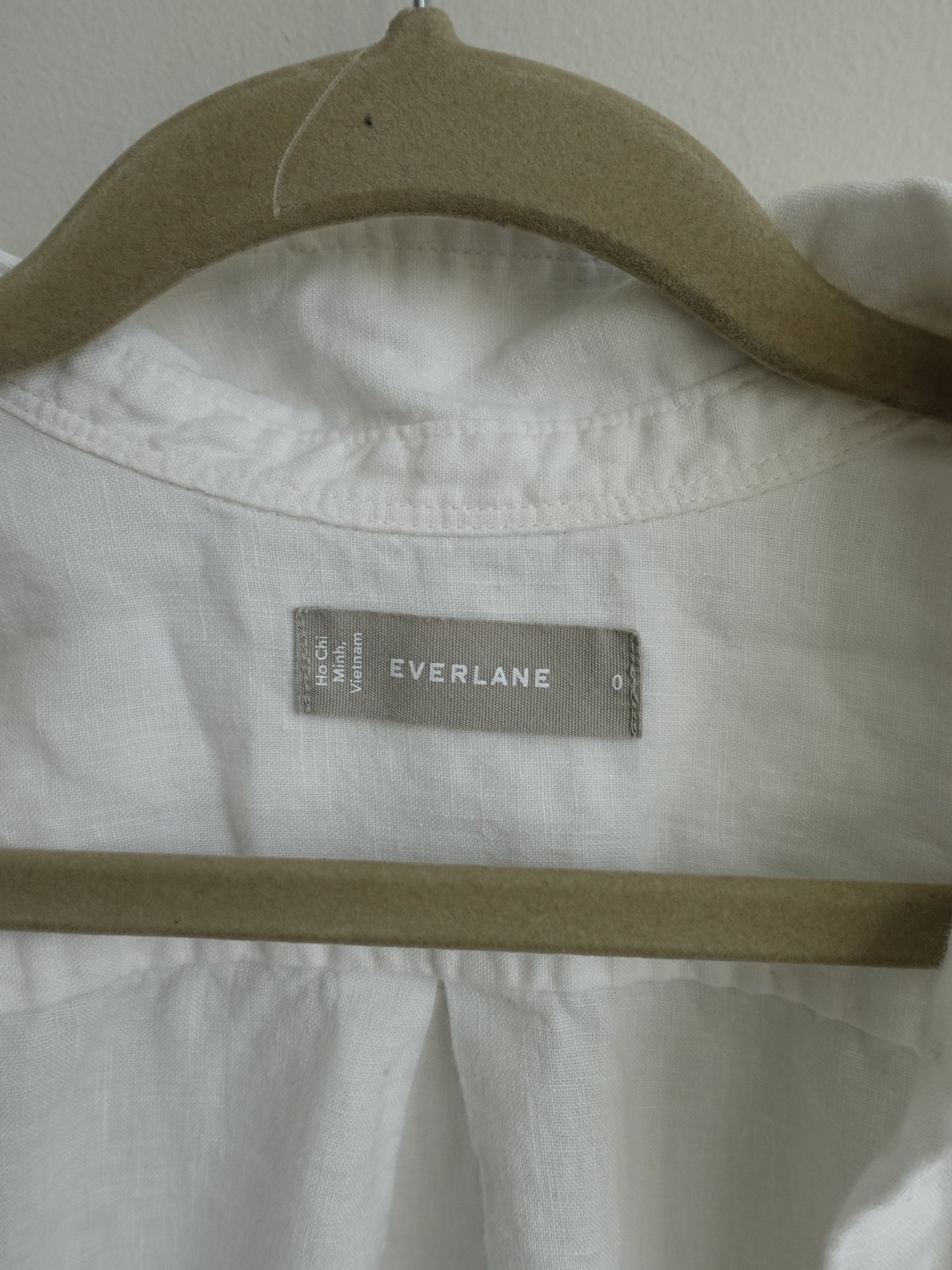 Everlane Button-Up Shirt in Essential Cotton, White