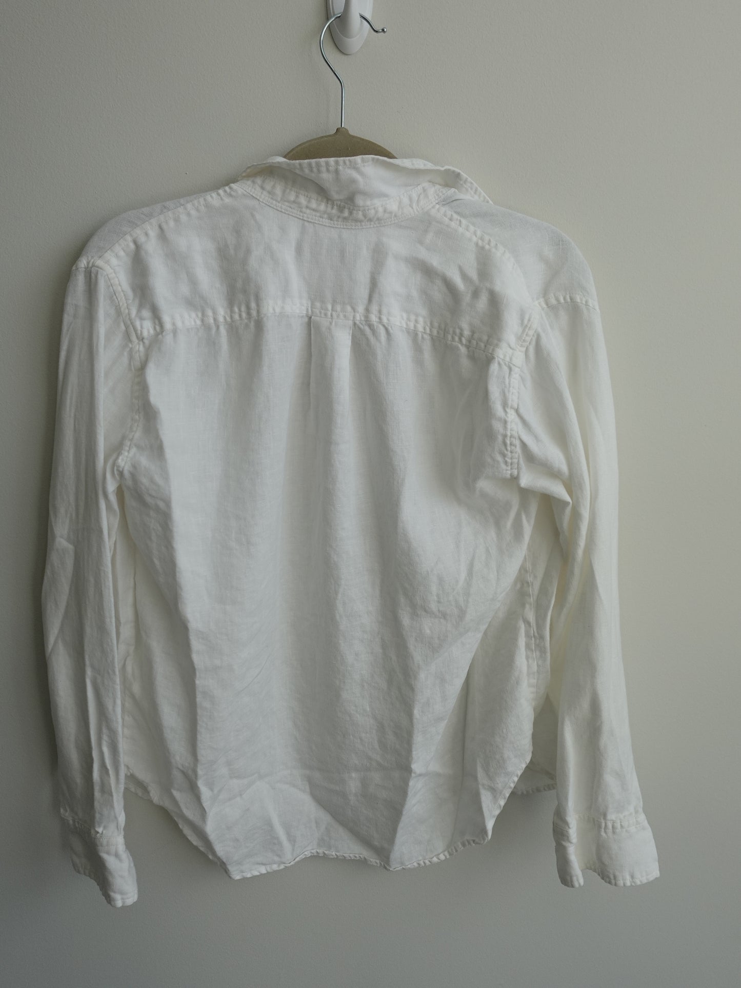 Everlane Button-Up Shirt in Essential Cotton, White